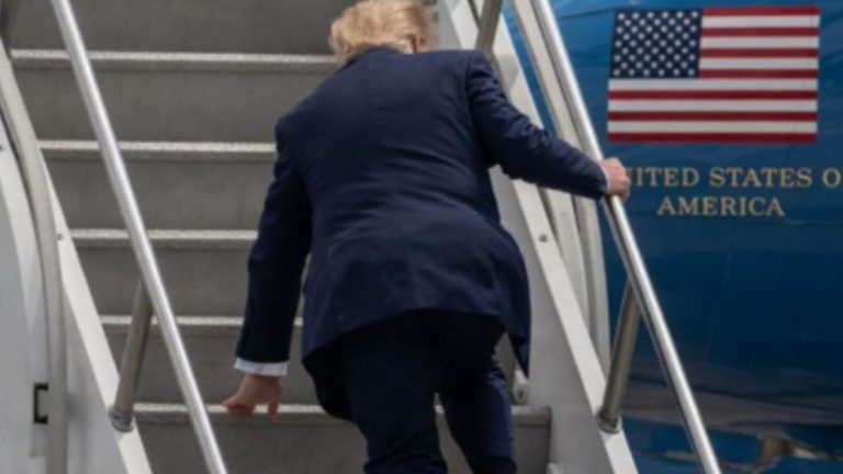 😨BREAKING: Trump FALLS AGAIN! — White House Doctor Breaks Silence!