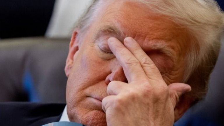Donald Trump falls on the stairs while boarding Air Force One!